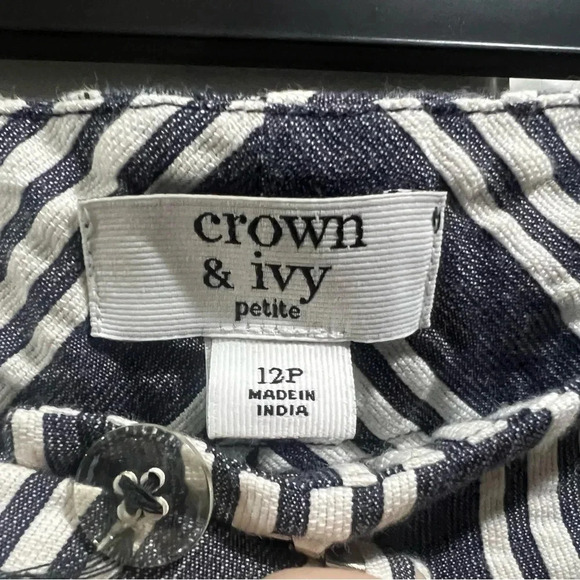 NWT Crown & Ivy Blue and White Striped Scalloped Shorts Size 12p - Picture 4 of 4